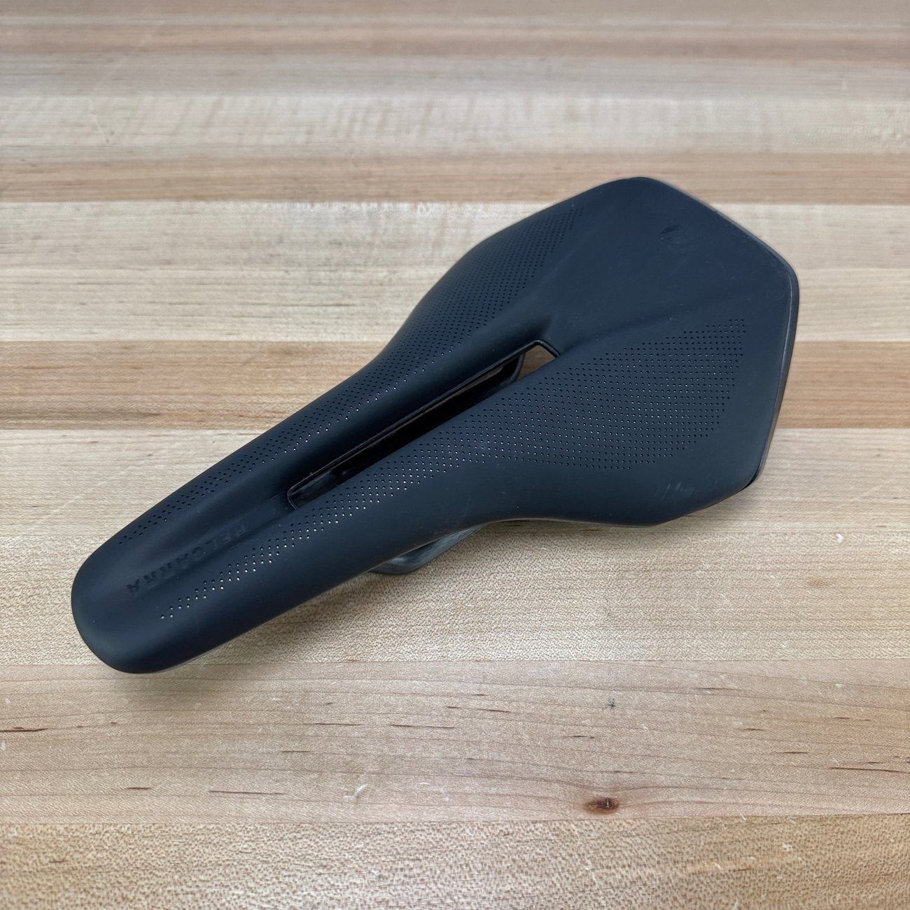 SYNCROS BELCARRA V 1.0 NEO カーボンサドル Light Use! Syncros Belcarra V 1.0 NEO 7x9mm Carbon Rails 145mm