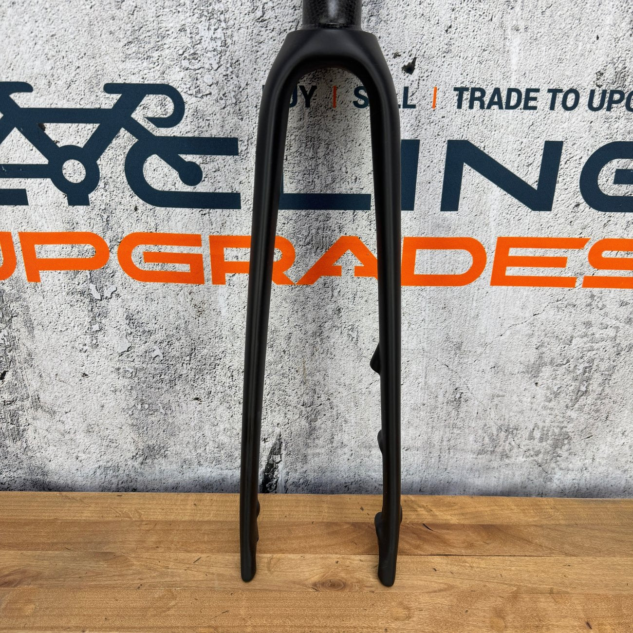 TREK DOMANE SLR フルカーボン　フロントフォーク Trek Domane SLR Gen 4 700c 250mm Tapered Steerer 48mm Rake Deep