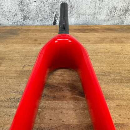 Trek Madone SLR 700c Rigid Fork Viper Red Carbon Disc Brake Thru Axle Flat-Mount