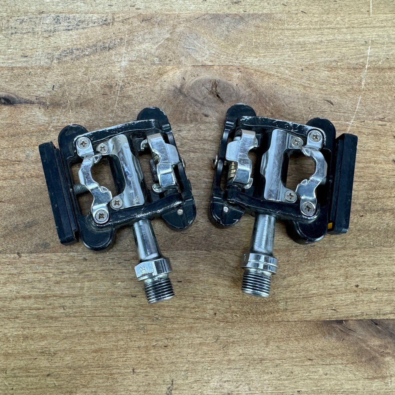 Wellgo M-17 Stainless Steel Spindle Flat/Clipess Bike Pedals 322g