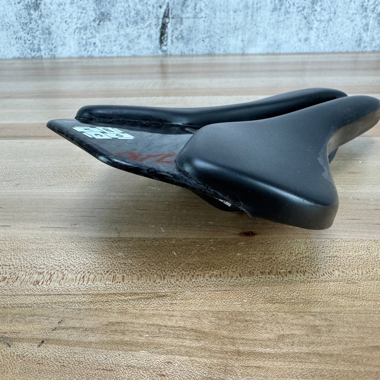Wove Mags 7x9mm Carbon Rails 146mm Bike Saddle 128g