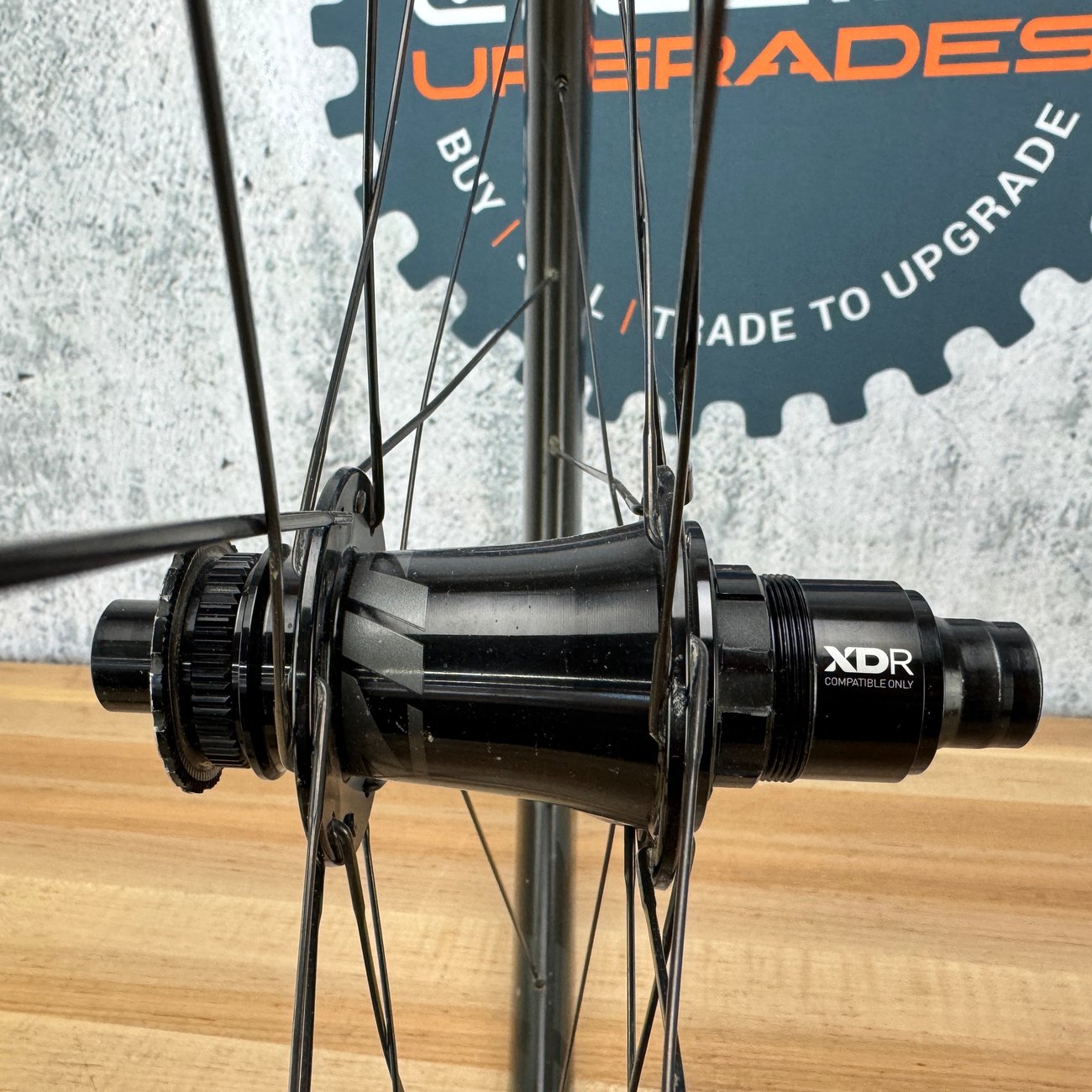 Zipp 303s Carbon Tubeless Hookless Disc Wheelset 700c Cognition Hubs 1545g