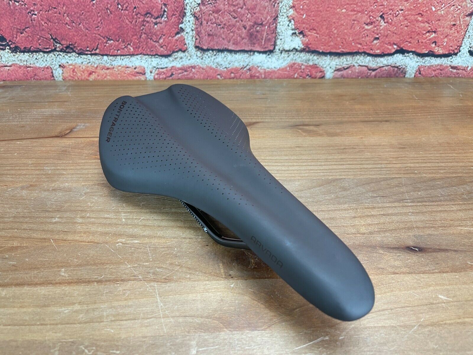 Mint! Bontrager Arvada Comp Steel Rails 138mm Road Bike Saddle 
