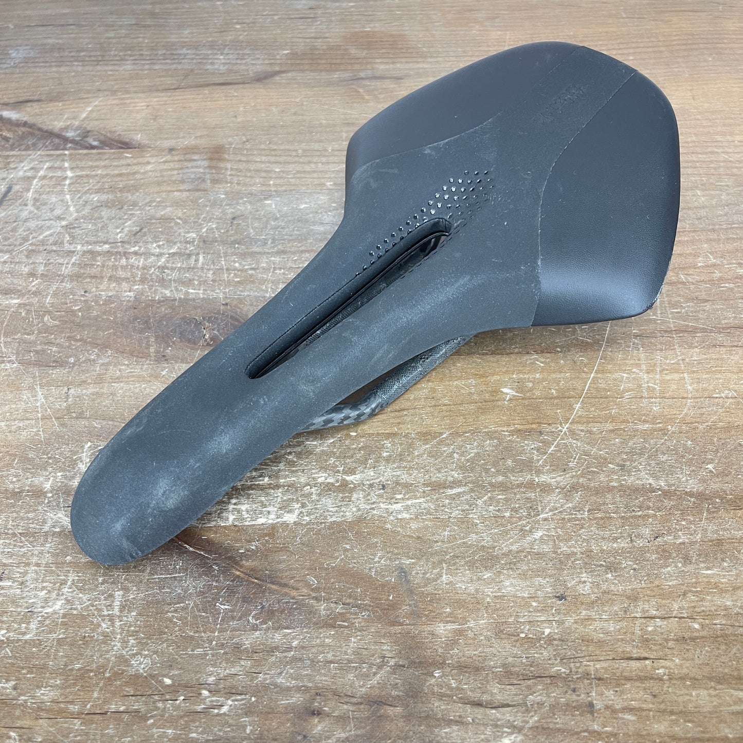 Fizik R1 Luce 155mm Large 7x10mm Carbon Braided Rails Road Bike Saddle 204g