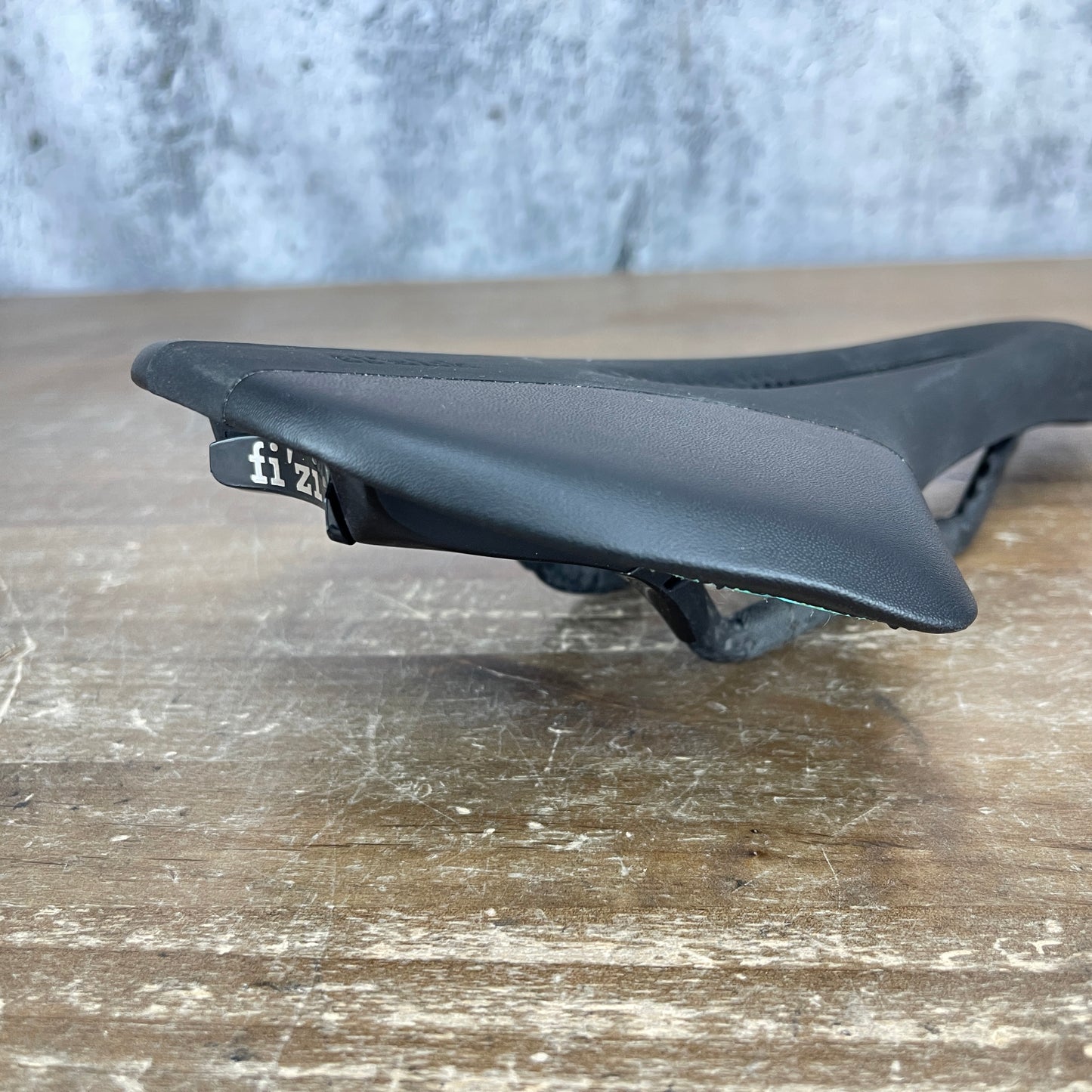 Fizik R1 Luce 155mm Large 8x10mm Carbon Rails Road Bike Saddle 204g