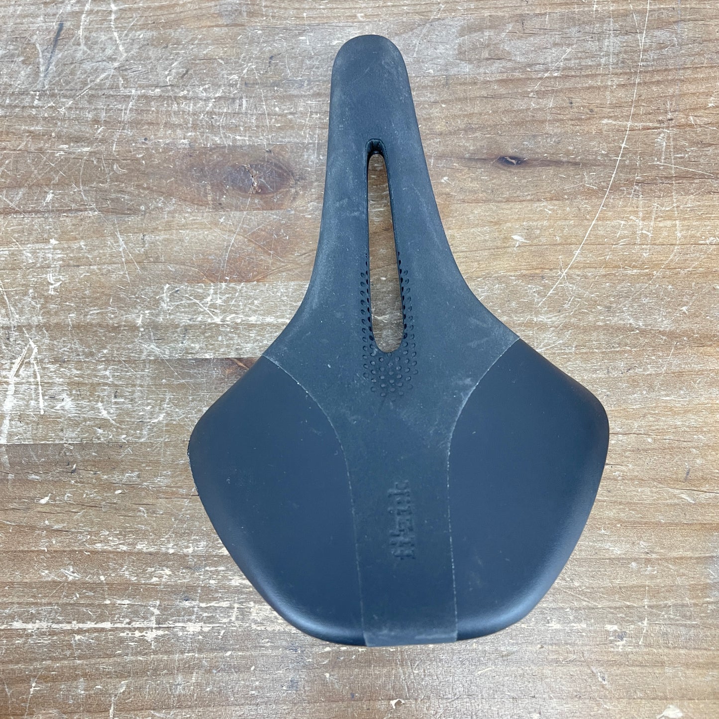 Fizik R1 Luce 155mm Large 8x10mm Carbon Rails Road Bike Saddle 204g
