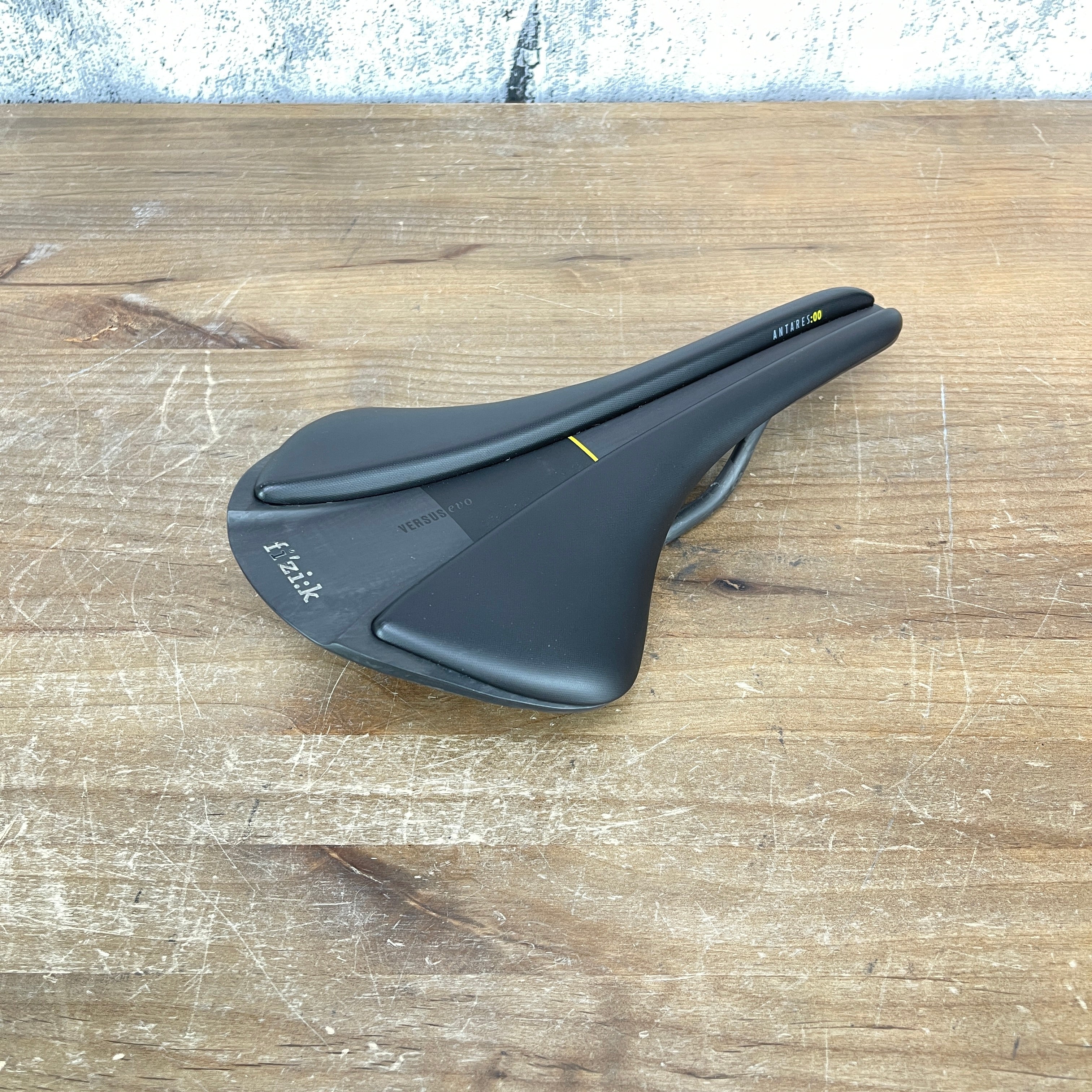 New Take-off! Fizik Antares 00 Versus Evo Mobius Carbon Large
