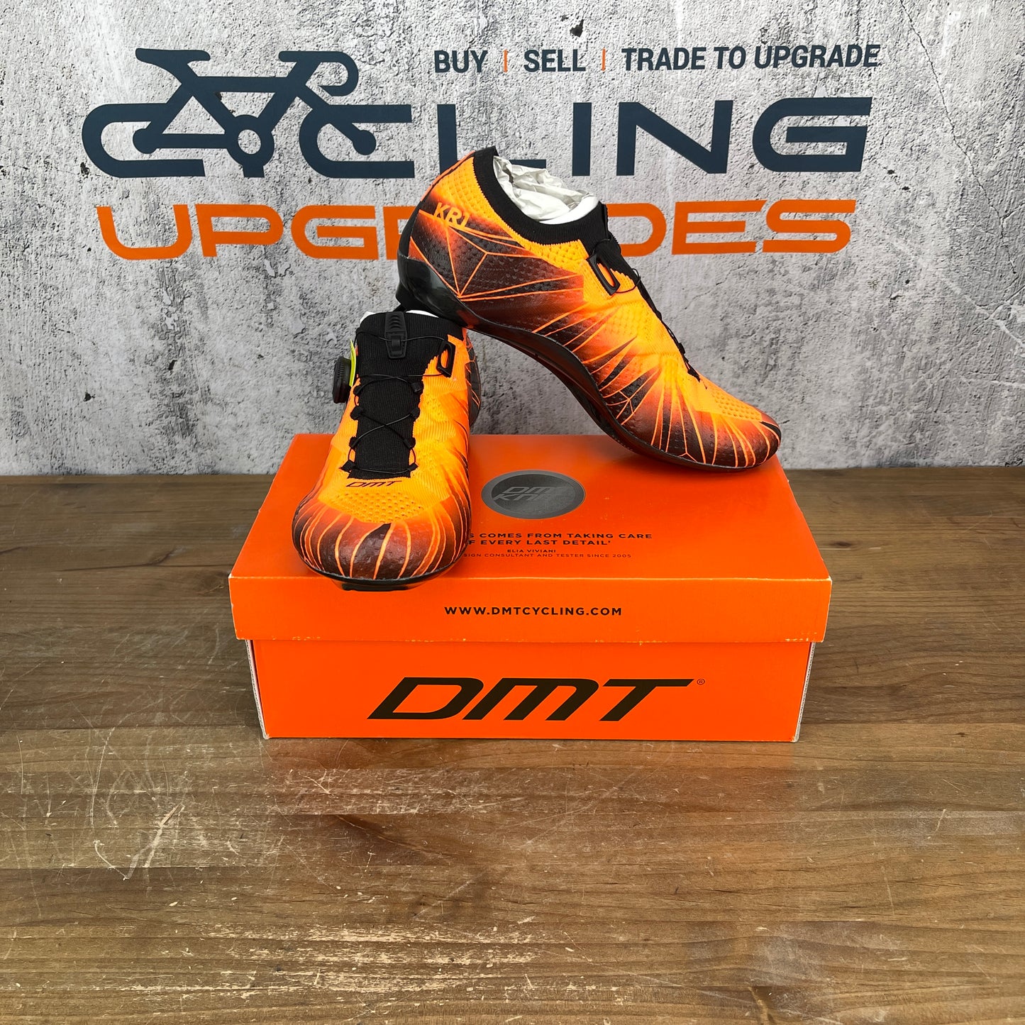 New! DMT KR1 42.5 (EU) 9 (US) Carbon Road Cycling Shoes 3-Bolt Black/Orange