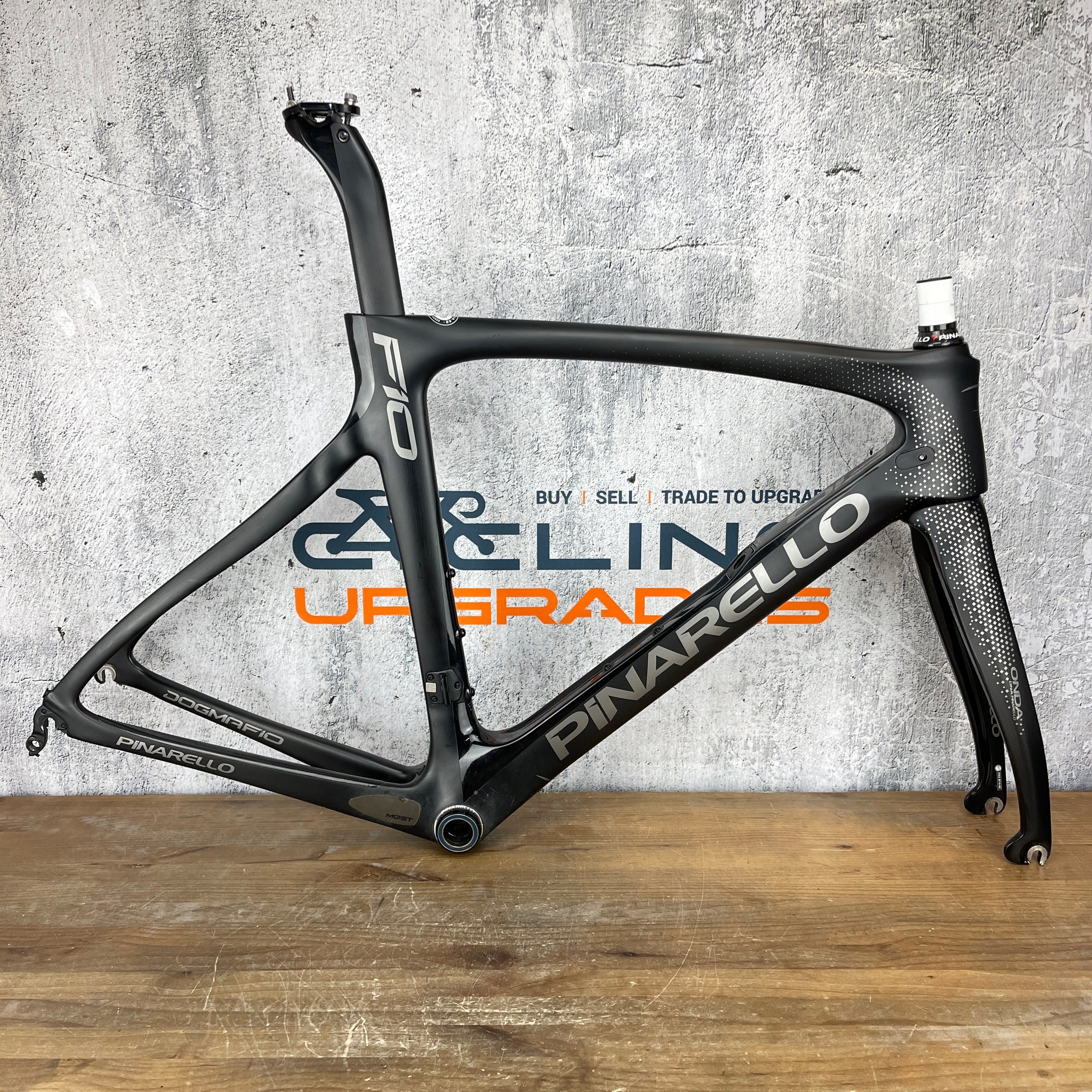 fiets Score sirene Pinarello Dogma F10 Black 170 54 (55cm TT) Rim Brake Carbon Frameset 7 –  CyclingUpgrades.com