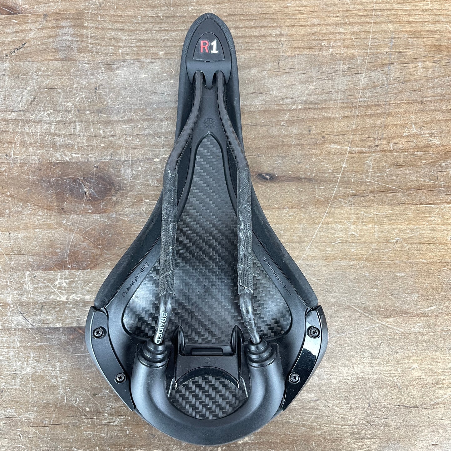 Fizik Aliante R1 Carbon Braided Rails 138mm Bike Saddle 184g