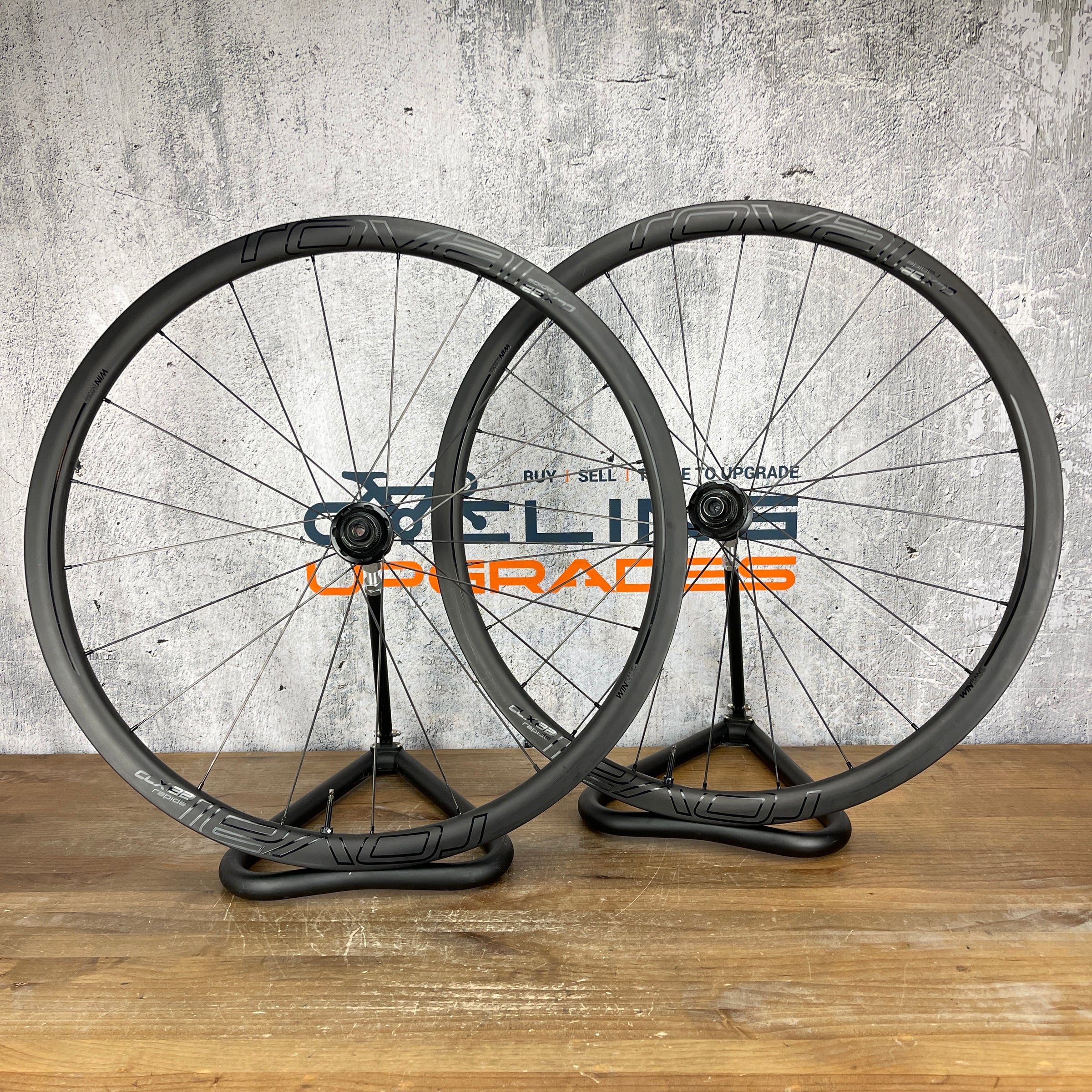 Roval CLX 32 Rapide Carbon Tubeless Disc Wheelset 700c Disc 